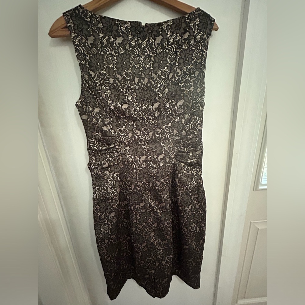 Adrianna Papell size 10 black and gold formal dress w/ flattering waist โฆ - Picture 2 of 11